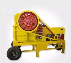 Ore Crushing Machine / Diesel Engine Mobile Jaw Crusher